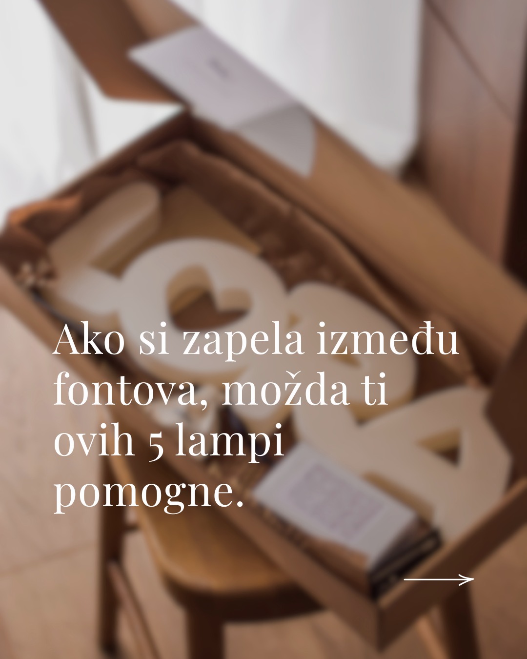 Četvrtkom malo inspiramo… danas posebno sve vas koji ste trenutno u fazi: “Ajme… kako odabrati pravu lampu između toliko fontova?! 😄

Zato opet donosim 5 stvarnih primjera lampi koje su birali naši kupci - možda ti baš pomognu da lakše zamisliš kako bi izgledalo tvoje ime na lampi. 
I ujedno podjećam da ne postoji "pogrešan font" samo onaj koji je više tvoj. 😉 Neki vole nježne i elegantne fontove, neki razigrane i baš dječje… i svaki na kraju izgleda posebno na svoj način. 🤍

Koji font/ime je danas tvoj favorit? 👇
I spremi si ovu objavu za kasnije… jer kad dođe ono pravo biranje fonta, dobro dođe. ✨